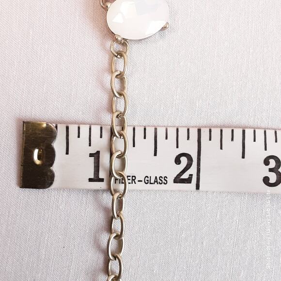 Choker Bib Necklace With Faceted Oval Moonstones On Cable Chain Links - Picture 8 of 10